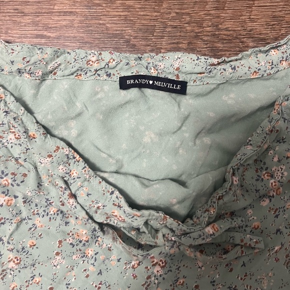 Brandy Melville Floral Green Skirt - Picture 2 of 3